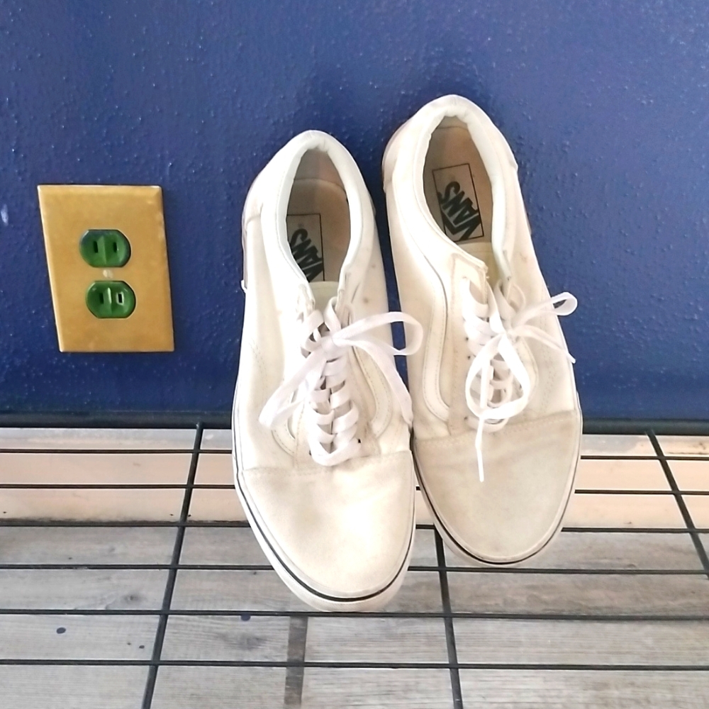Cream Vans with white and gum bottoms men's size 9.5